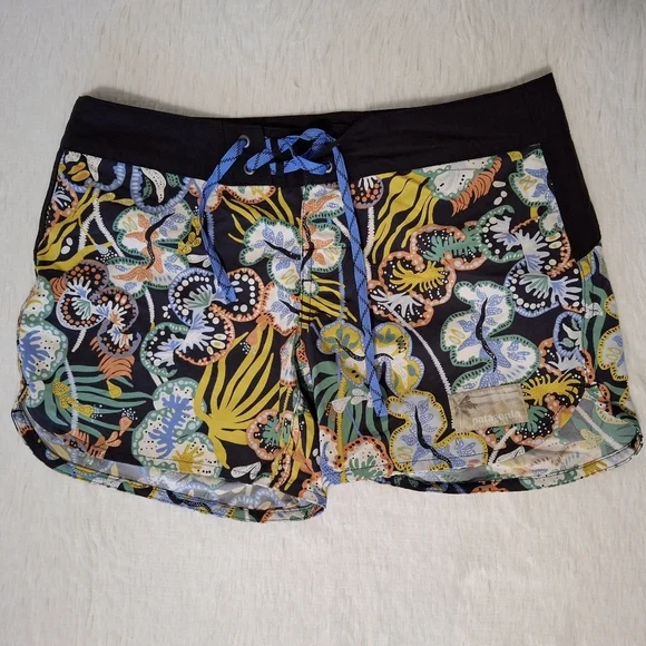 Patagonia Women's Wavefarer Boardshorts - 5 In. - Picture 4 of 8